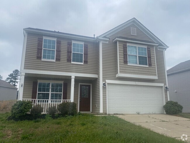 Building Photo - Large Four Bedroom Home In North Charlotte