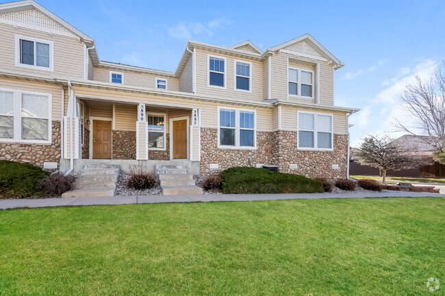 Building Photo - $1,895 - 2 Bed, 2.5 Bath Townhome in Color...