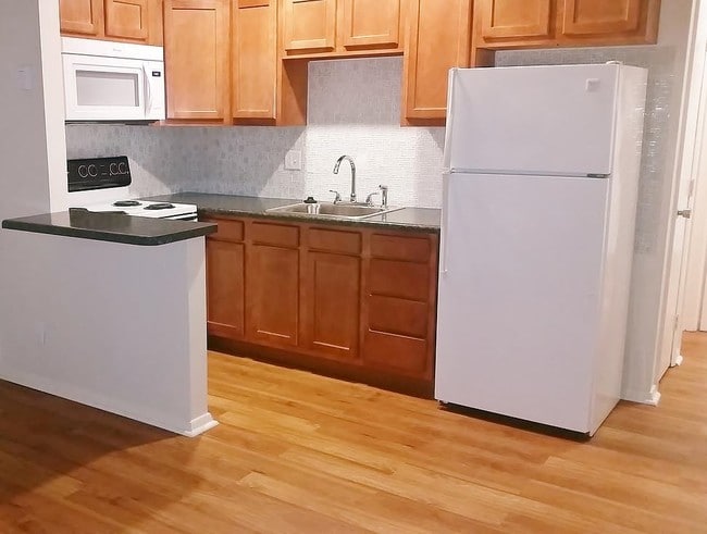 Kitchen - 530 N Lincoln