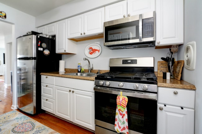 Photo - 3563 Bay Ave