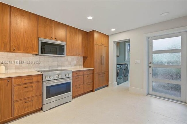Photo - 825 SE 2nd St