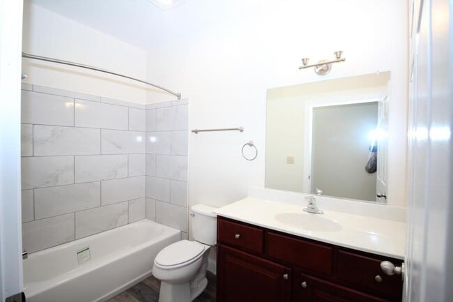 Photo - 1665 Kenton Rd