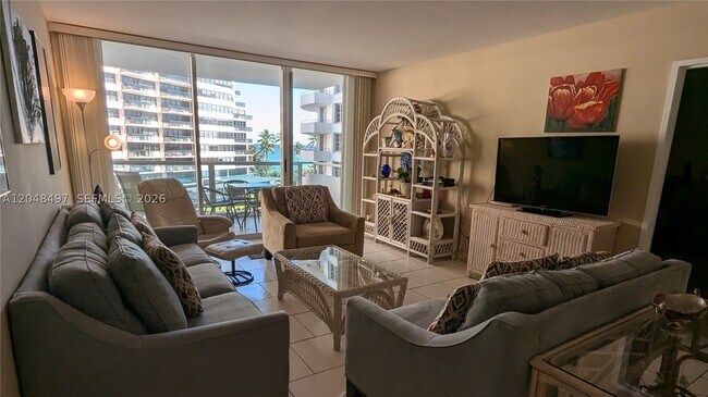Photo - 5161 Collins Ave Unit 602