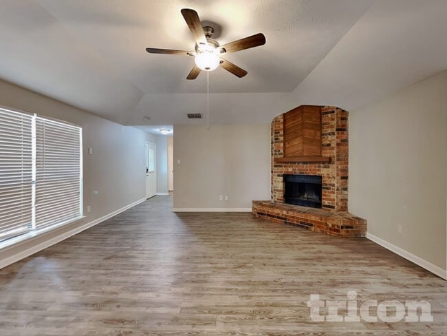 Photo - 2407 Springridge Dr