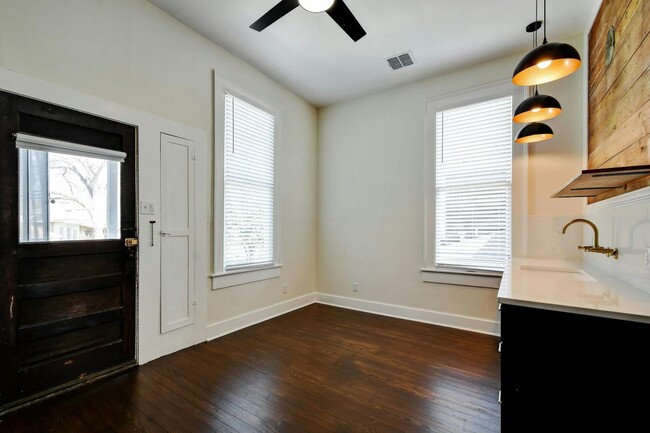 Photo - 423 W Woodlawn Ave Unidad 2