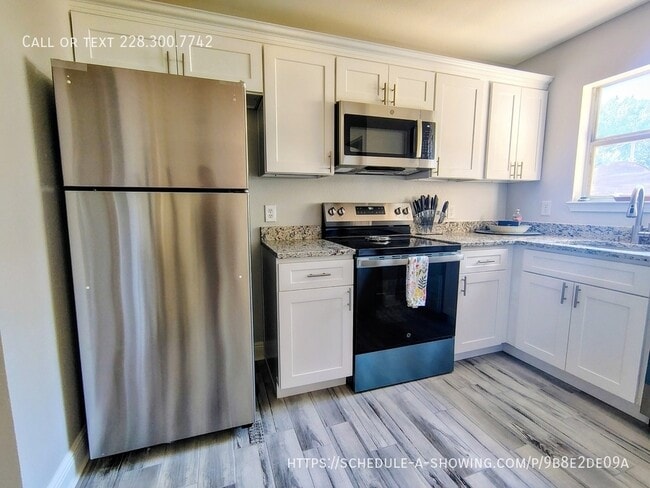 Photo - 229 Milray Ln