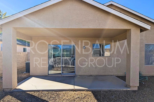 Photo - Beautiful 3-bedrooms, 2-baths home in the ...