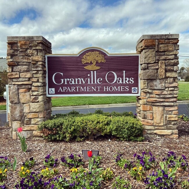 Granville Oaks Apartment Homes - Granville Oaks Apartment Homes