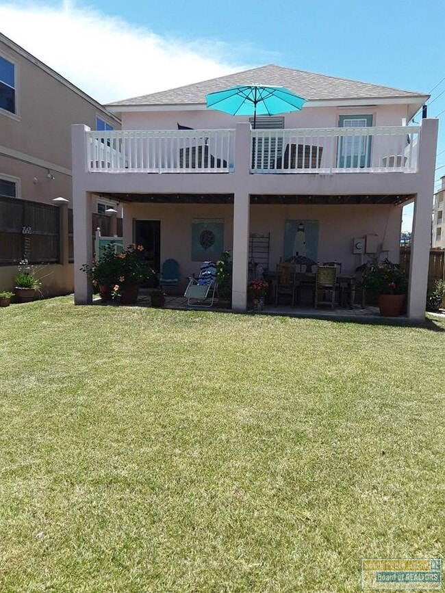 Photo - 108 W Capricorn Dr