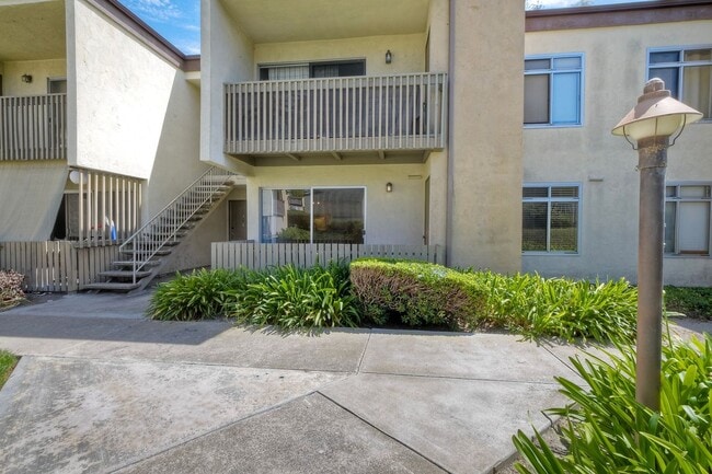 432 Edgehill Ln