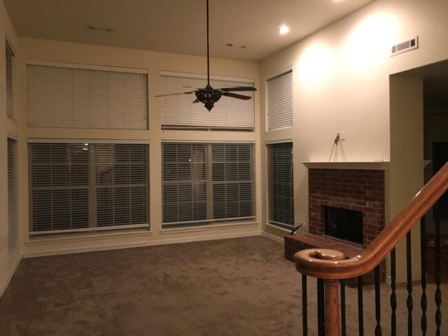 Photo - 2507 S Greens Way