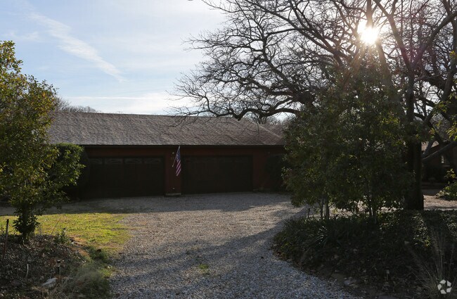 Photo - 401 S Shady Shores Rd