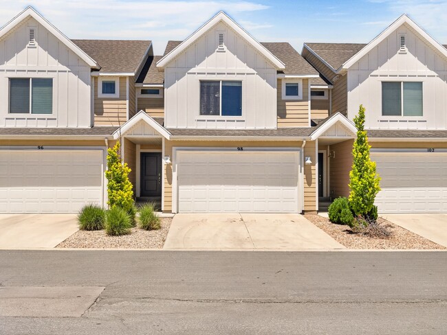 Photo - 98 E Harmony Ct