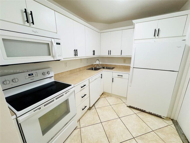 Photo - 3129 Oakland Shores Dr Unit A105