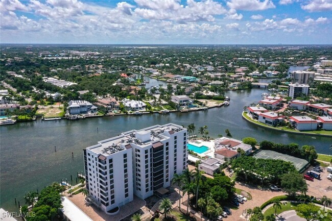 Building Photo - 2400 Gulf Shore Blvd N Unit 604 Rental