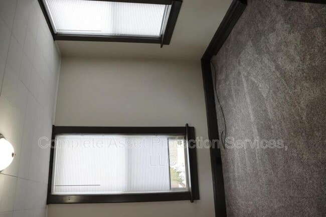 Photo - 307 1/2 Jefferson Ave