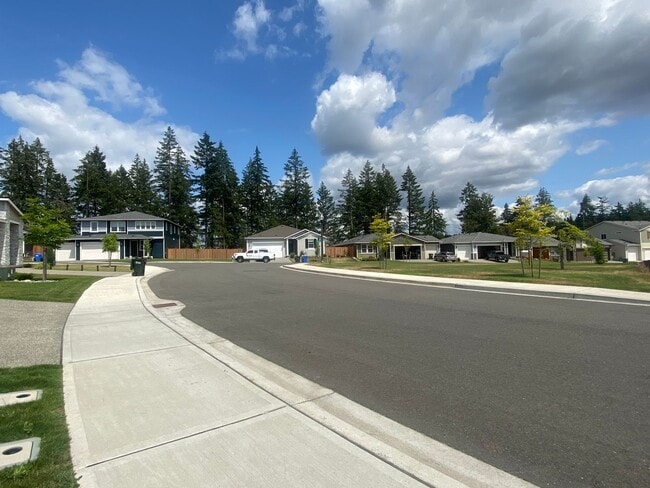 Photo - Modern Bonney Lake Home w/ AC  **SHORT TERM LEASE **