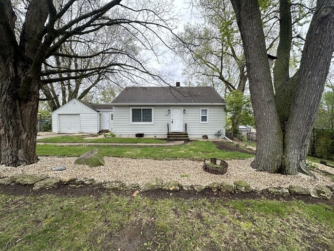 Photo - 3037 Horton St Casa