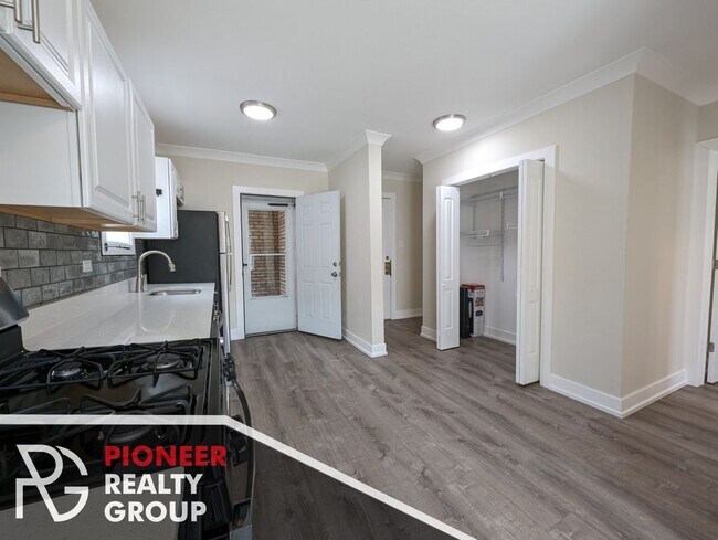 Photo - 2131 W Giddings St Unit 2B