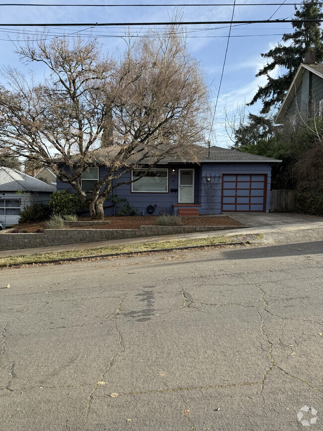 Building Photo - 2726 SE 60th Ave Rental