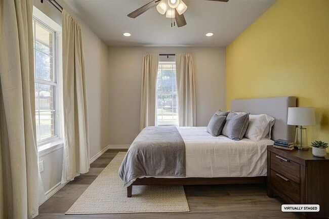 Photo - 1700 Strawberry Hl