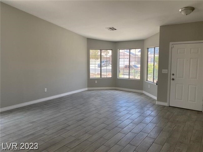 Photo - 3841 Blairmoor St