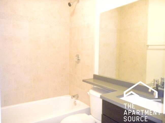 Photo - 696 Elm Pl Unidad 106