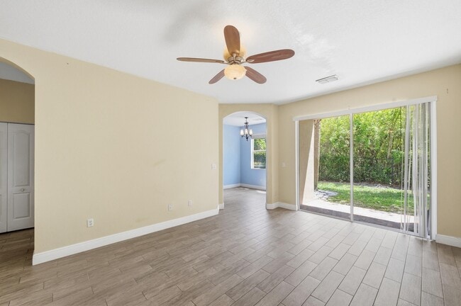 Photo - 1810 Seminole Palms Dr