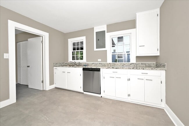 Photo - 1506 2nd Way NE