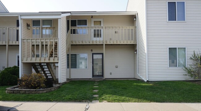 34 Coventry Ln #6 - 34 Coventry Ln Condo Unit 6