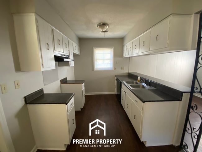 Photo - 4034 Windermere Rd