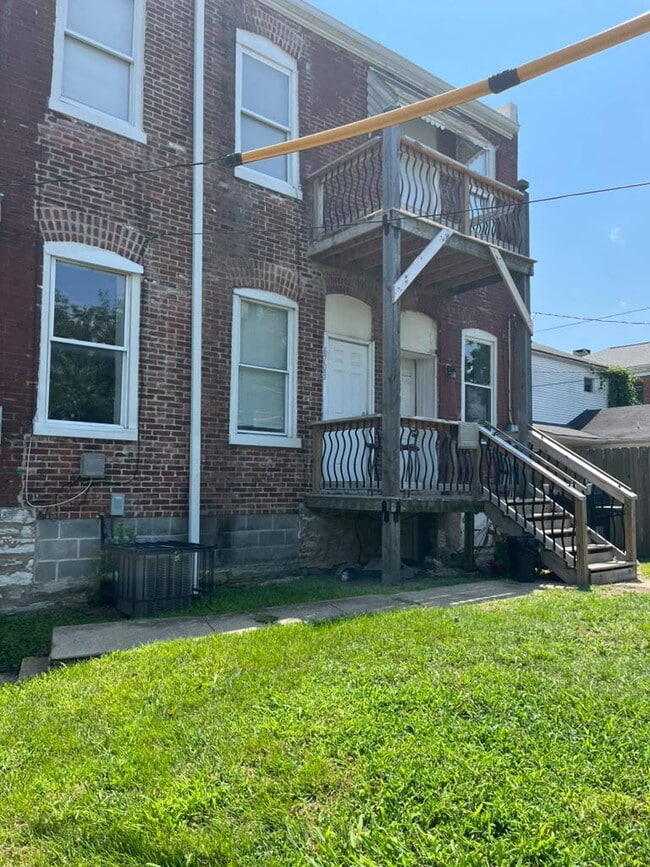 Photo - "Charming 4-Bed Duplex in St. Louis City 2nd Floor with Granite Countertops & Gleaming Hardwood F...