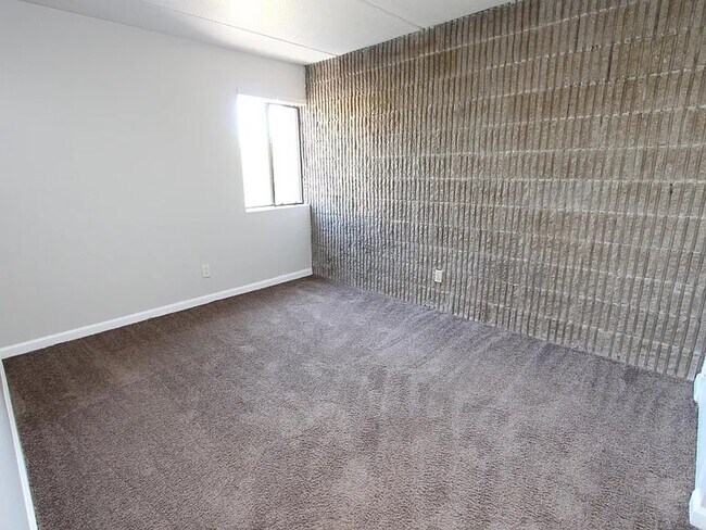 Edmond Square 2-Bedroom Bedroom - EDMOND SQUARE