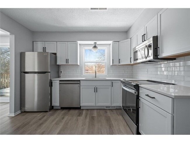 Photo - 13004 Grand Ave