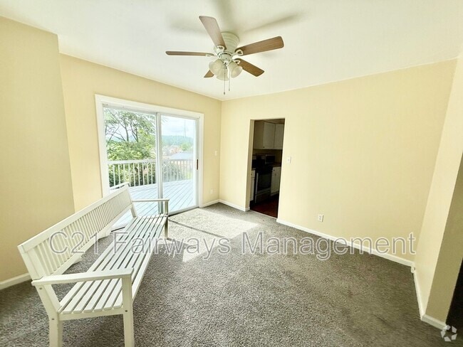 Building Photo - 1638 Methyl St Rental