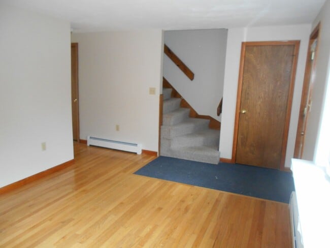 Photo - Derry Townhouse for Rent- 2 Bedrooms + Loft!  Available Nov 15!