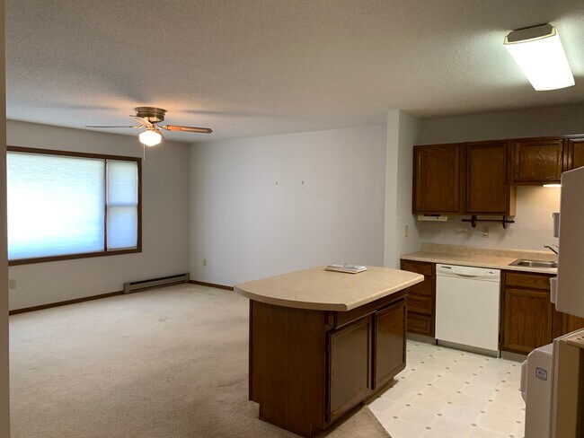 Living - 605 Clay St Unit 2