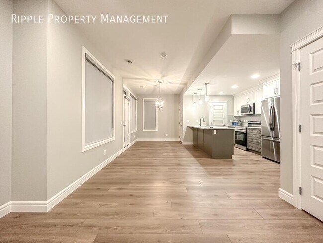 Photo - AMAZING 3 BEDS/ 2.5 BATHS TOWNHOUSE | WALKOUT BASEMENT