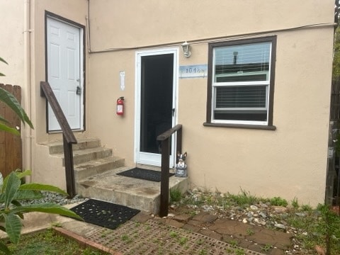 Photo - 104 S Clementine St Apartments Unit 104.5