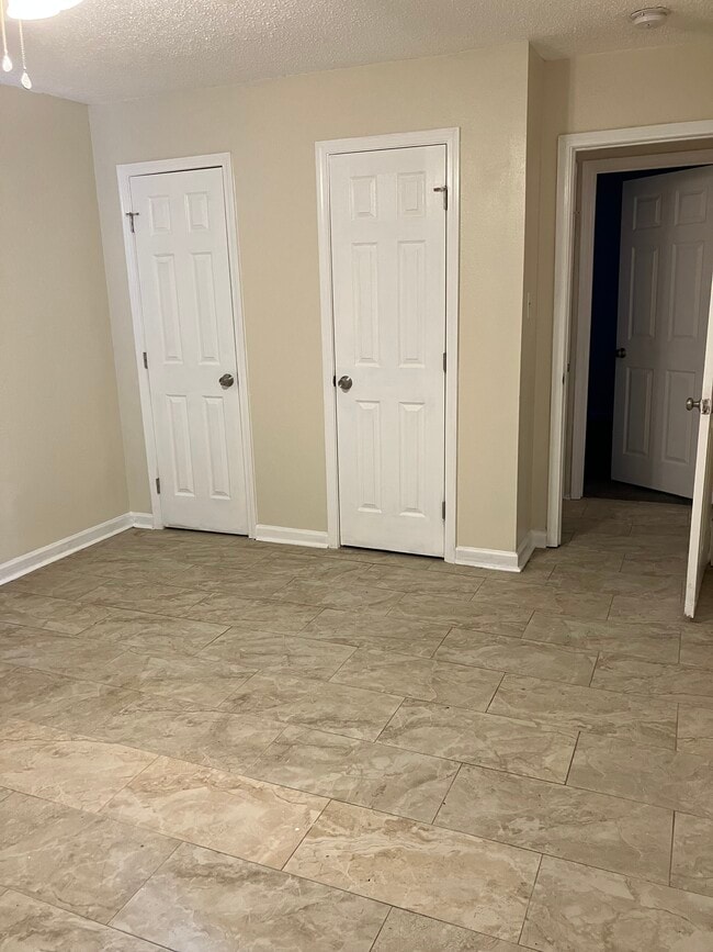 Master Closets - 14901 Emory Rd