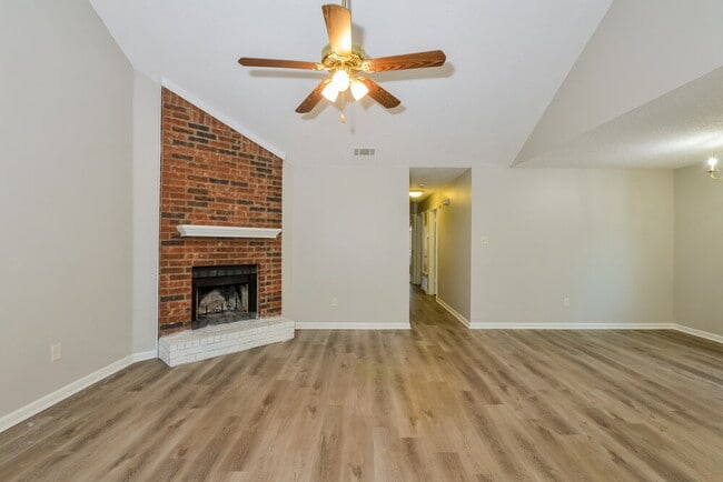 Photo - 6597 Sungate Dr S