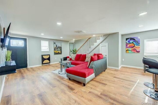 Photo - 8 Carl Pl Unidad 4