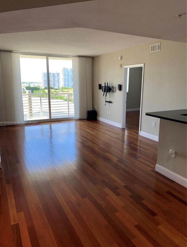 Photo - 18800 NE 29th Ave Unit 815