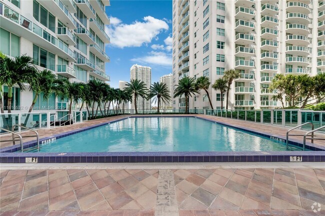 Building Photo - 41 SE 5th St Unit 2107 Rental