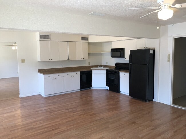 Photo - Spacious Home, Pets welcome