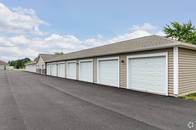 Garajes - Georgian Court Apartments