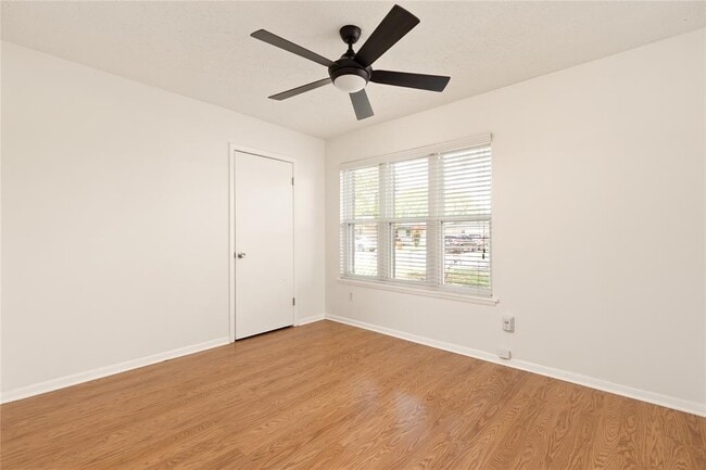 Photo - 5803 Eureka Dr