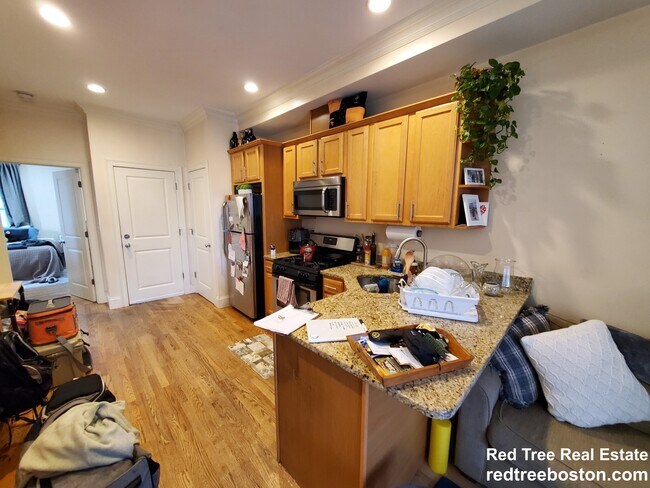 Photo - 25 Lothrop St Unit 1