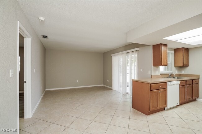 Photo - 1423 SE 18th St