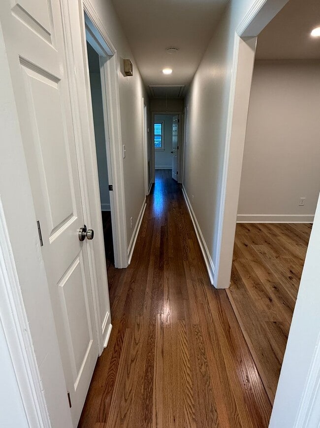 Photo - 3/3 Totally Renovated House on Sylvan Driv...